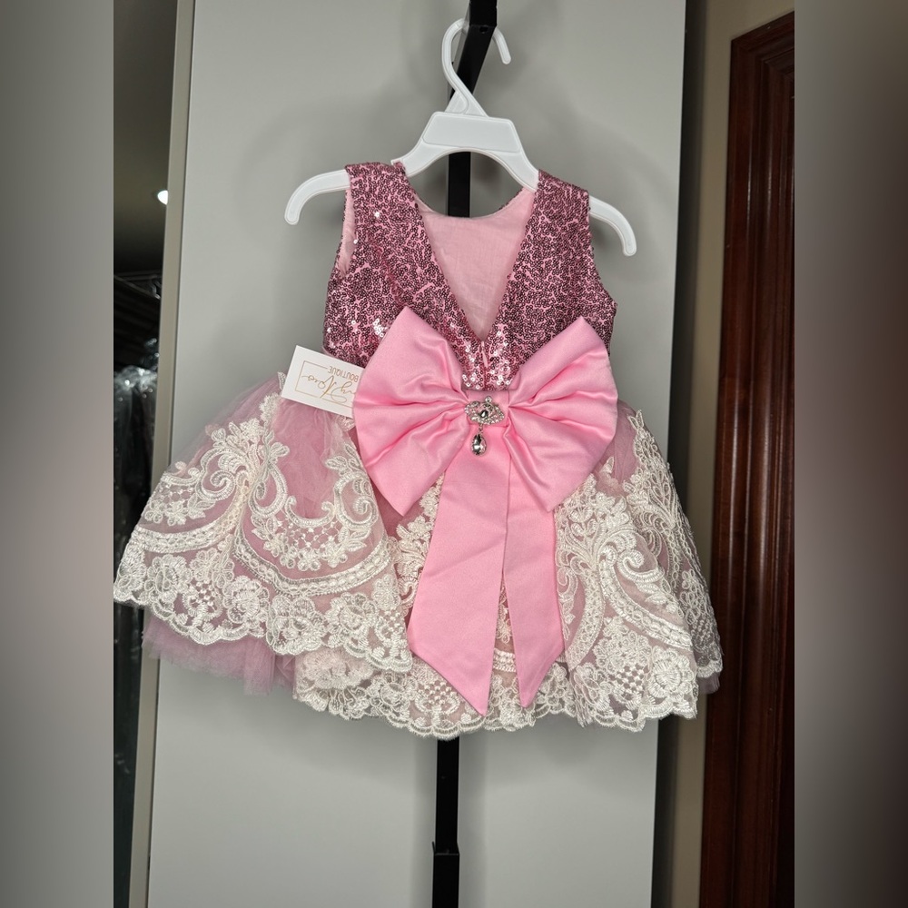 Handmade Pink Dress with White Lace and matching hair bow clip - Picture 2 of 4